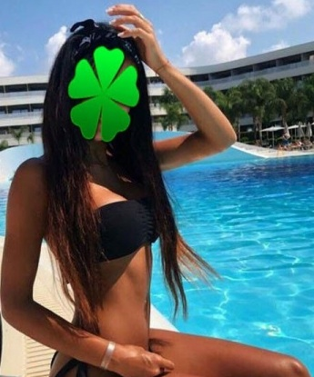 Мои услуги станут настоящим открытием для тебя! 👄💋
Я знаю, как принести истинное наслаждение и сделать твои мечты реальностью. Со мной ты сможешь расслабиться и полностью отдохнуть от повседневных забот.
Мои возможности безграничны - от нежных ласк до страстных игр. Я профессионал в своем деле и отношусь к каждому клиенту индивидуально.
Не веришь? Посмотри мои фото и прочитай отзывы моих довольных клиентов. Они говорят сами за себя! 💕😉
Я живу в Москве, в самом сердце столицы. Так что, если ты готов к незабываемому приключению, тогда давай встретимся в Москве и погрузимся в мир наслаждения вместе! 🌃🌟 Ульяна