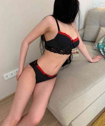 💋 Живу в Москве и готова встретиться с тобой в любое время и место. 🏙️ Мои услуги наполнены страстью и наслаждением, и я гарантирую, что ты не останешься равнодушным. 💦 У меня есть множество возможностей, чтобы удовлетворить все твои желания, и я обещаю, что мои фото только подлинные. 📸 Оставленные мной отзывы говорят о моей незабываемой природе и полном удовлетворении моих клиентов. ✨ Позволь мне погрузить тебя в мир наслаждения и увлечения. 🌟 Не медли, пиши мне и позвони, и я сделаю все, чтобы ты почувствовал себя особенным. 💌💫 Валентина